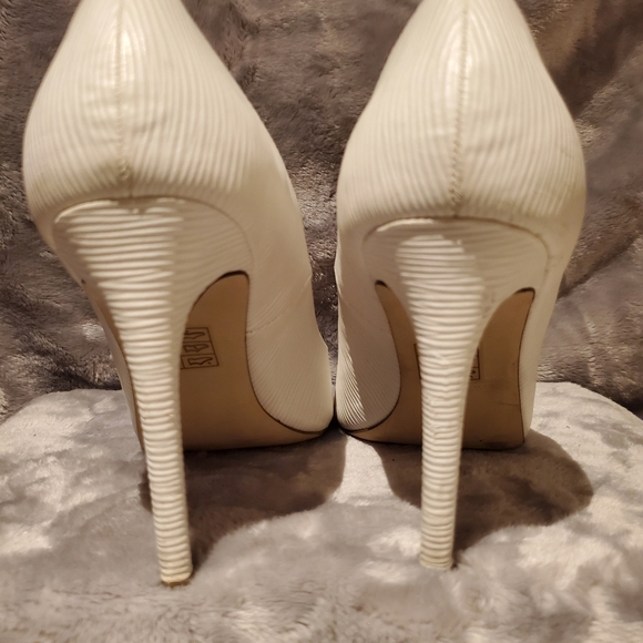 Call It Spring Pale Beige / Bone Textured Pumps 📦 - Picture 4 of 6